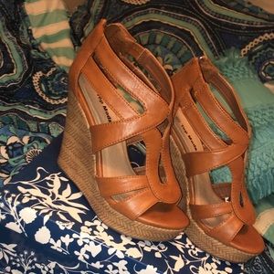Wedge heels